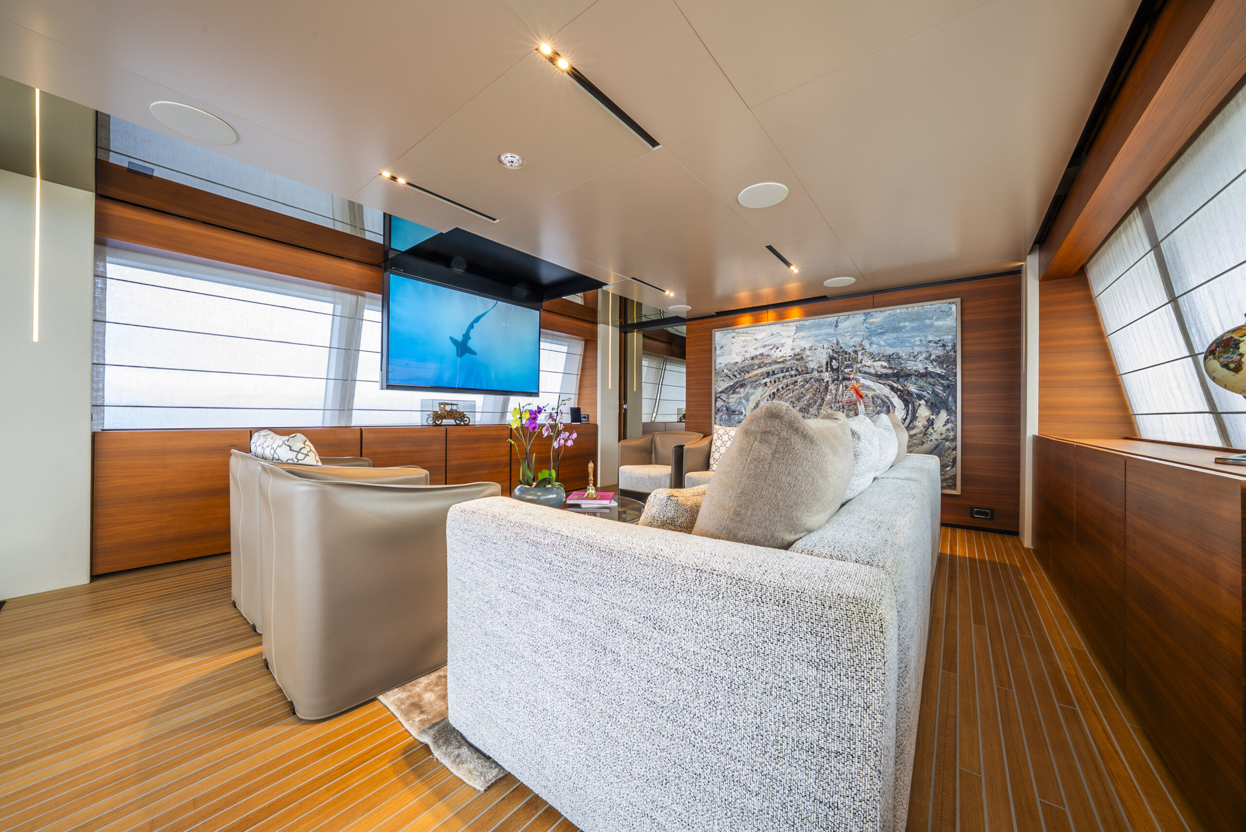 foto: 114 Custom Line Navetta 33