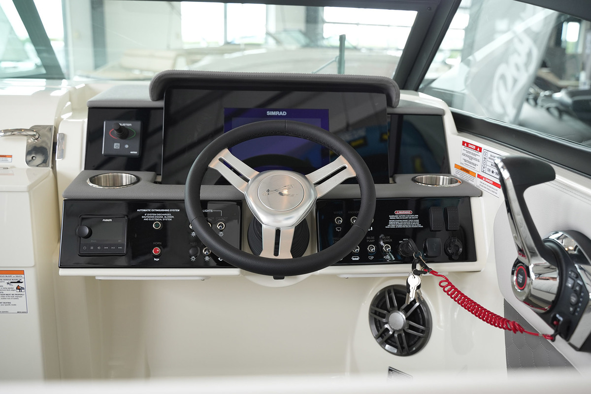 foto: 5 Sea Ray SDX 250