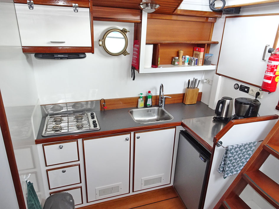 foto: 67 ex Patrouille vaartuig / Varend Woonschip 18.26 met UBC