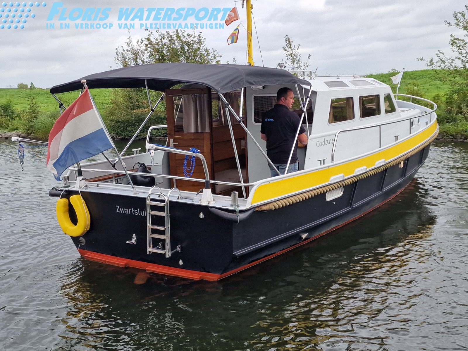 foto: 4 Dutch tender 32 Pilothouse