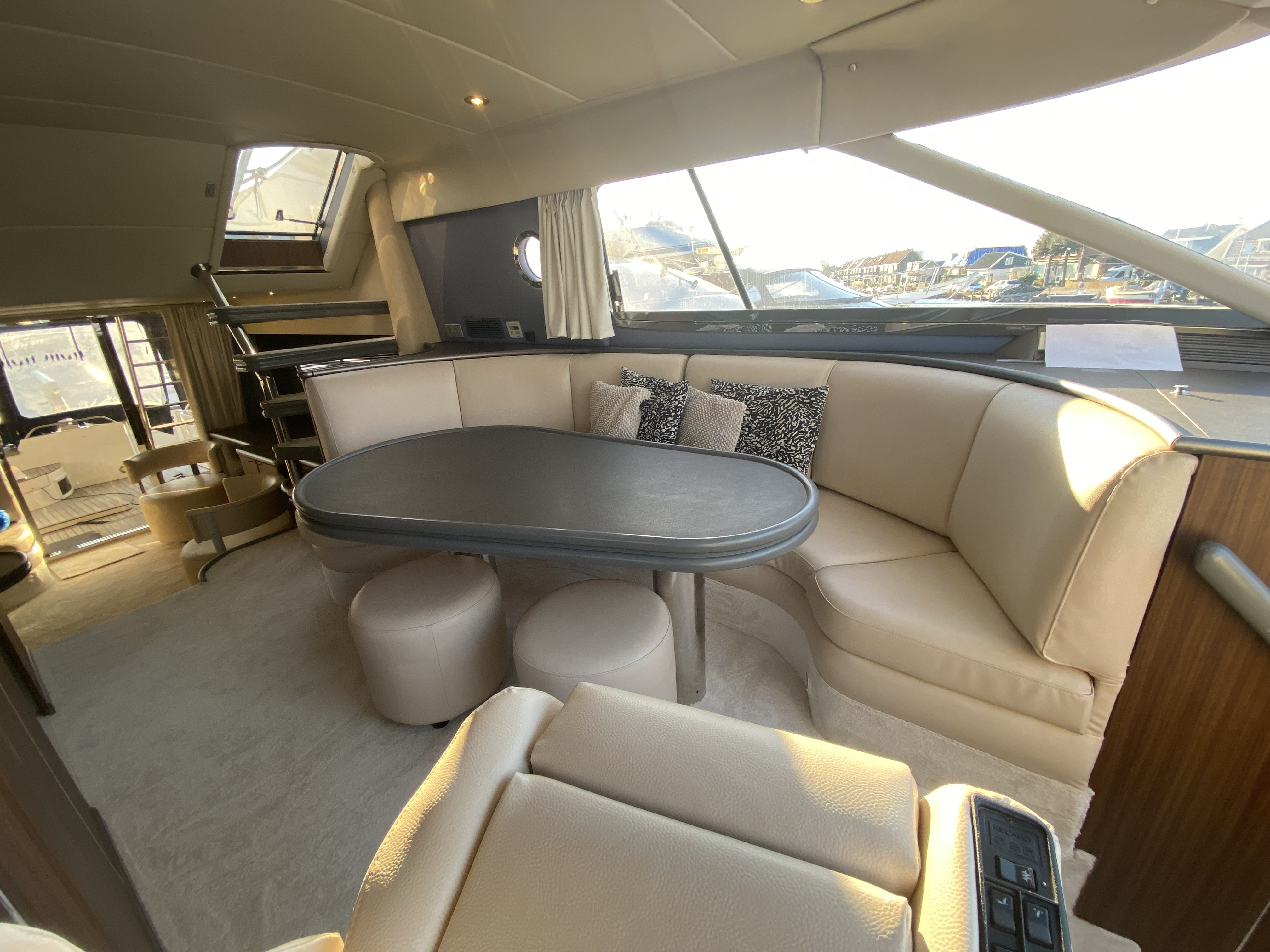 foto: 4 Fairline Squadron 62
