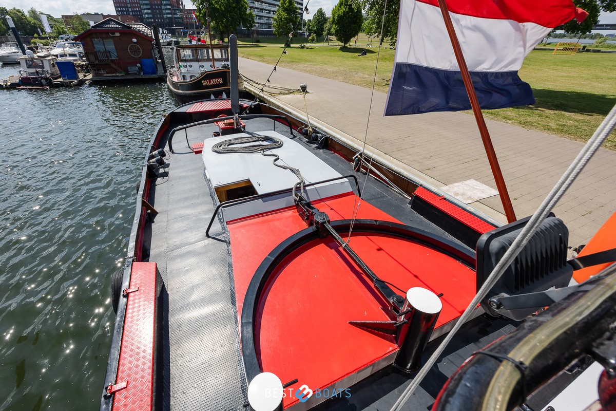 foto: 4 Sleepboot Limburgia