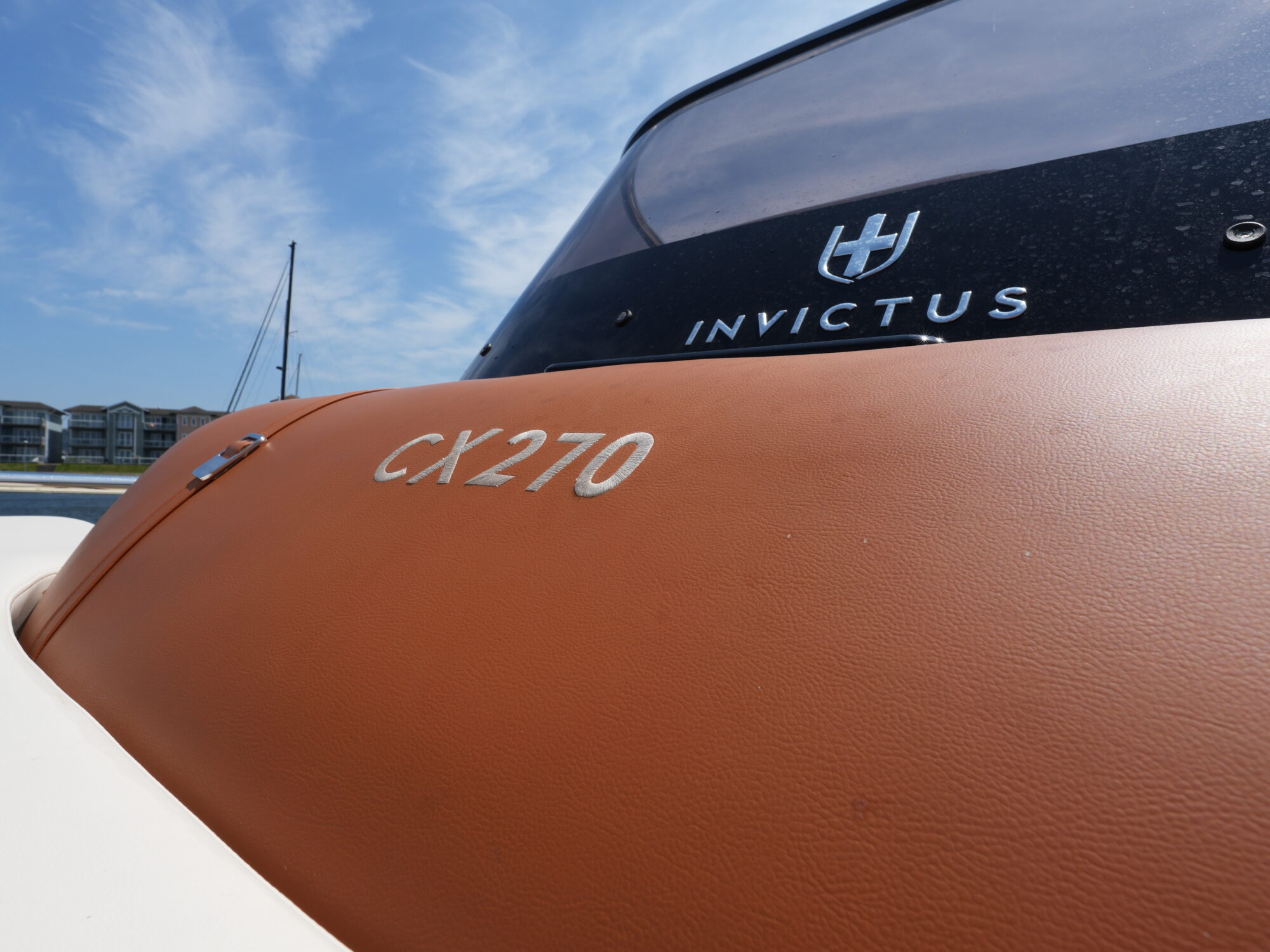 foto: 74 Invictus Invictus 270 CX