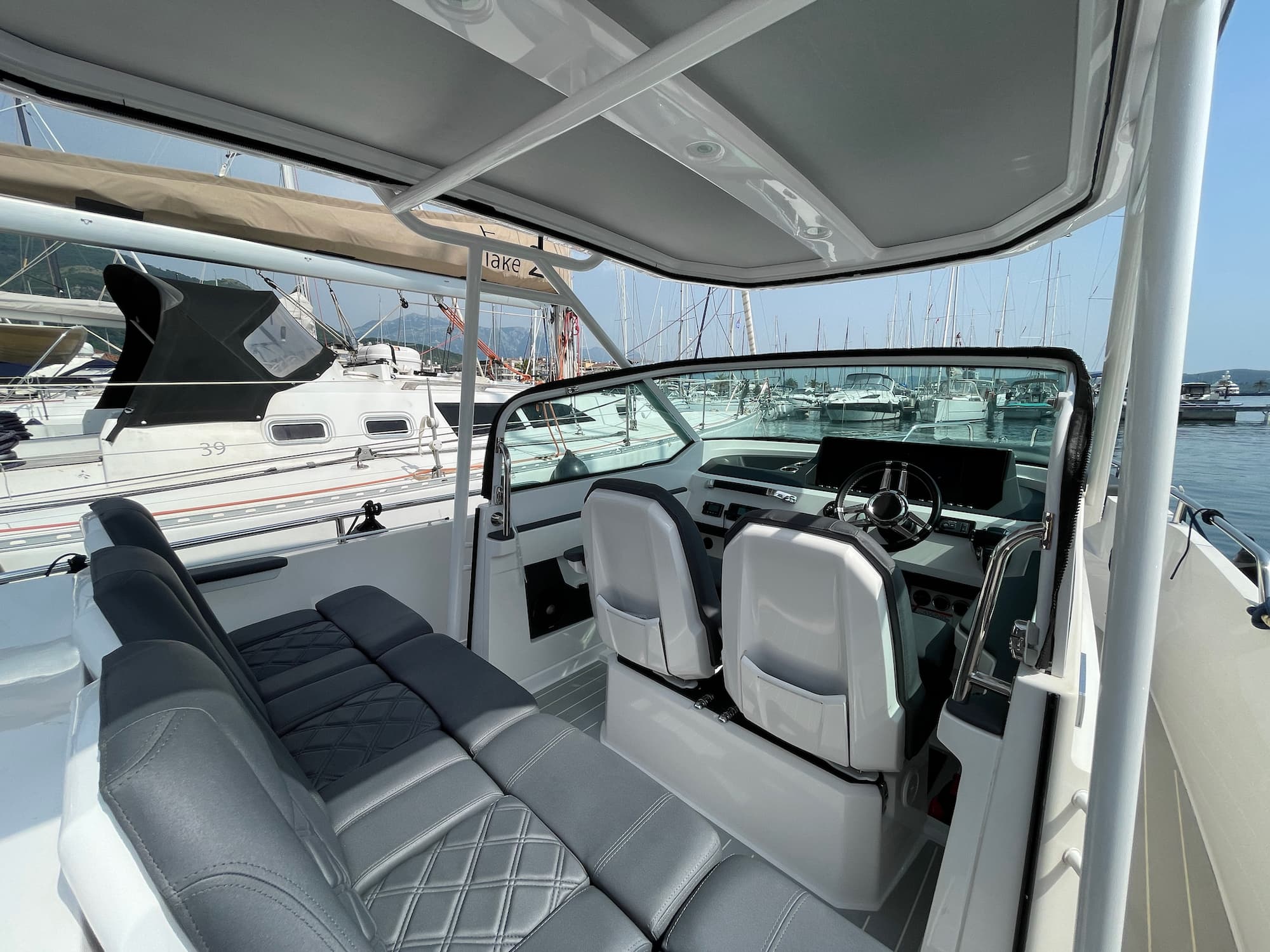 foto: 9 Axopar 28 T-Top