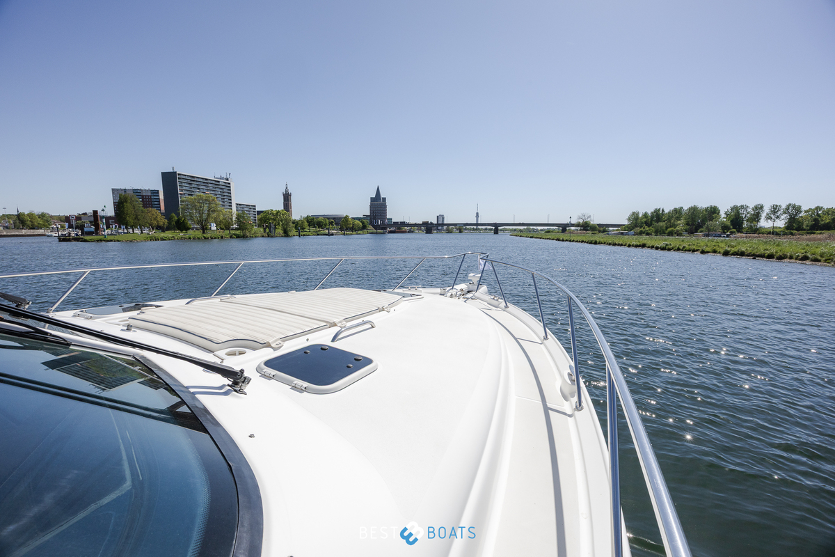foto: 4 Tiara 4300 Sovran