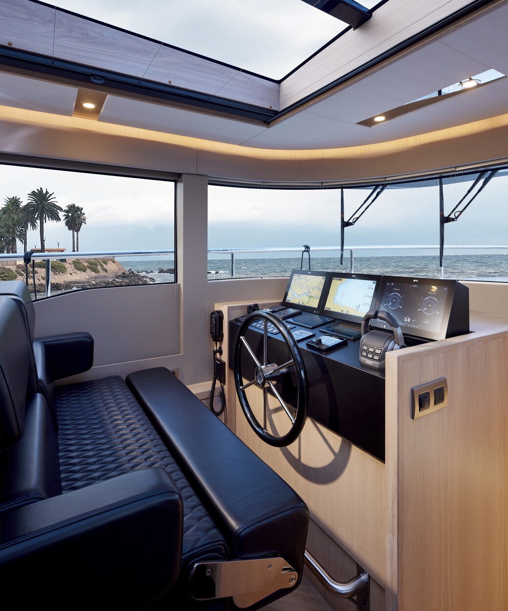 foto: 4 Van den Hoven Voyager 50