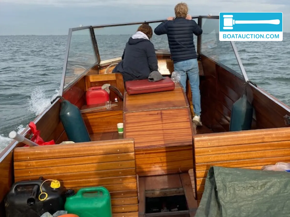 foto: 25 Taxi boat 850