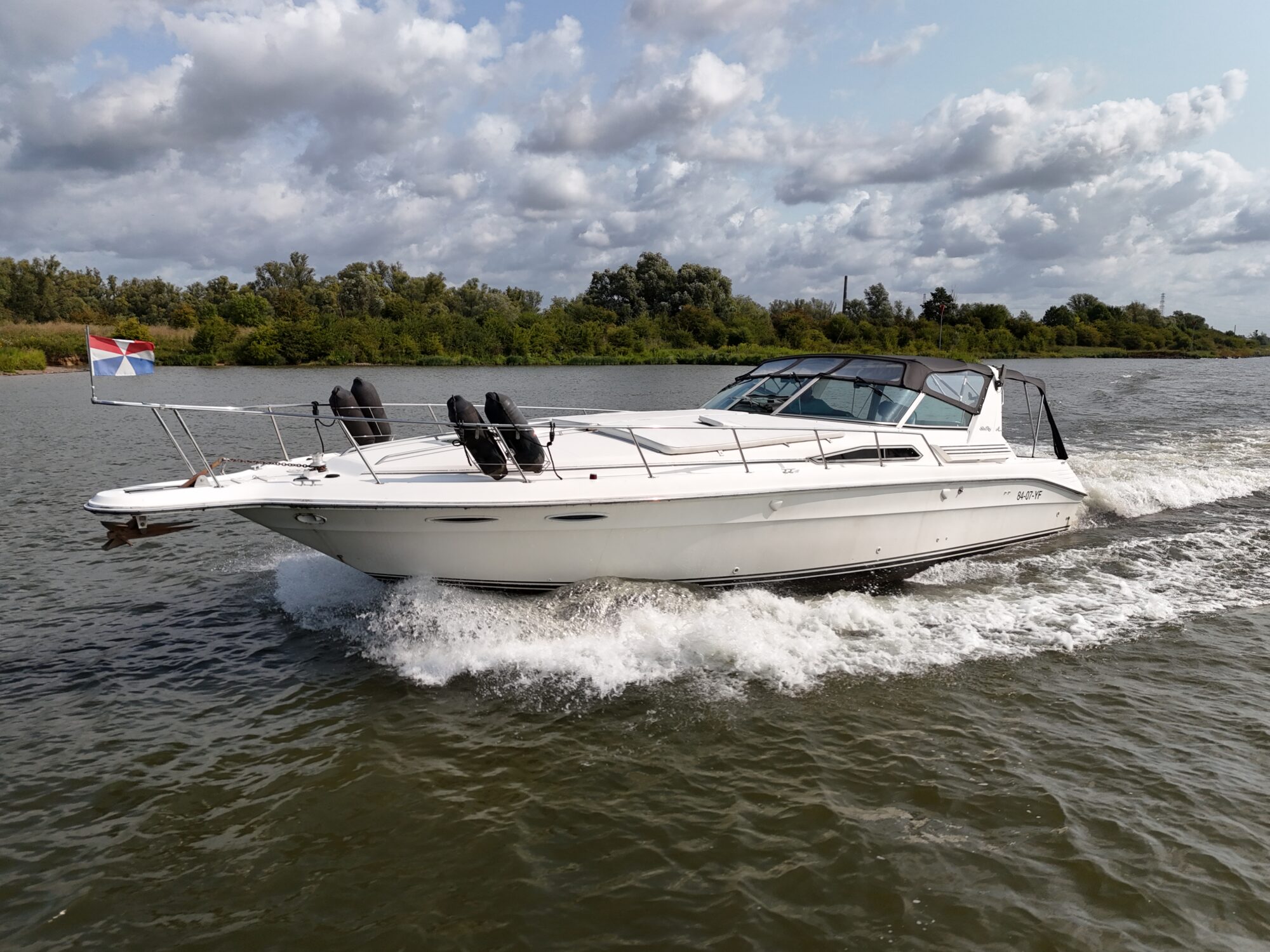 foto: 77 Sea Ray Sea Ray 400 Express Cruiser
