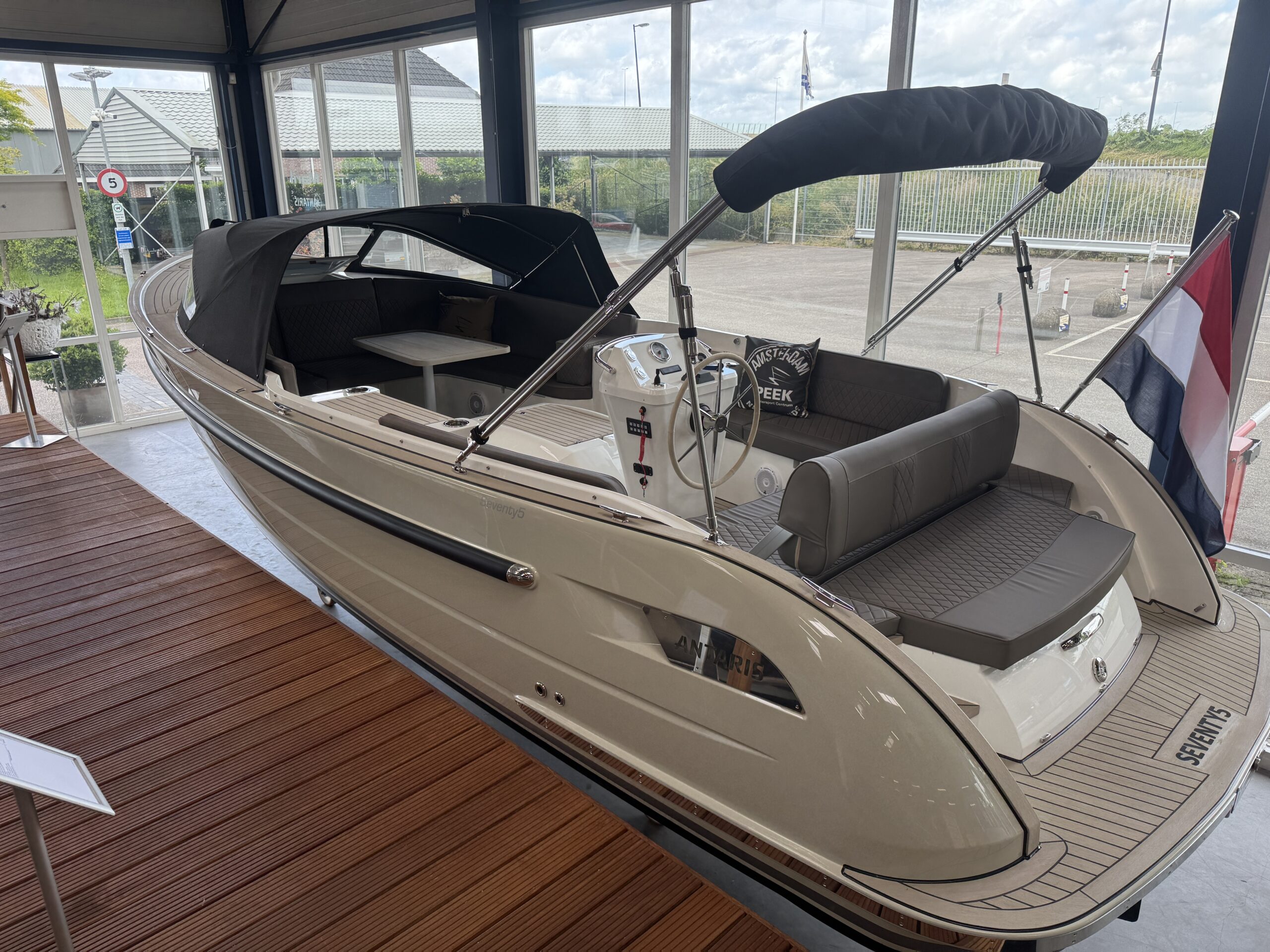 foto: 21 Antaris Seventy5 (op voorraad)