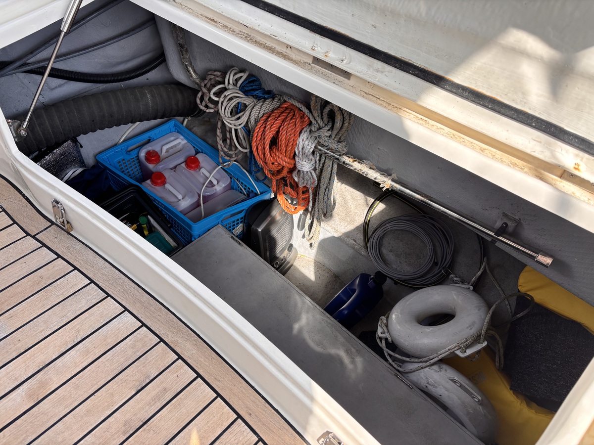 foto: 26 Rodman  30 Cruiser Flybridge 