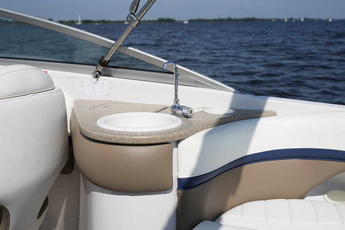 foto: 28 Four Winns 225 Sundowner