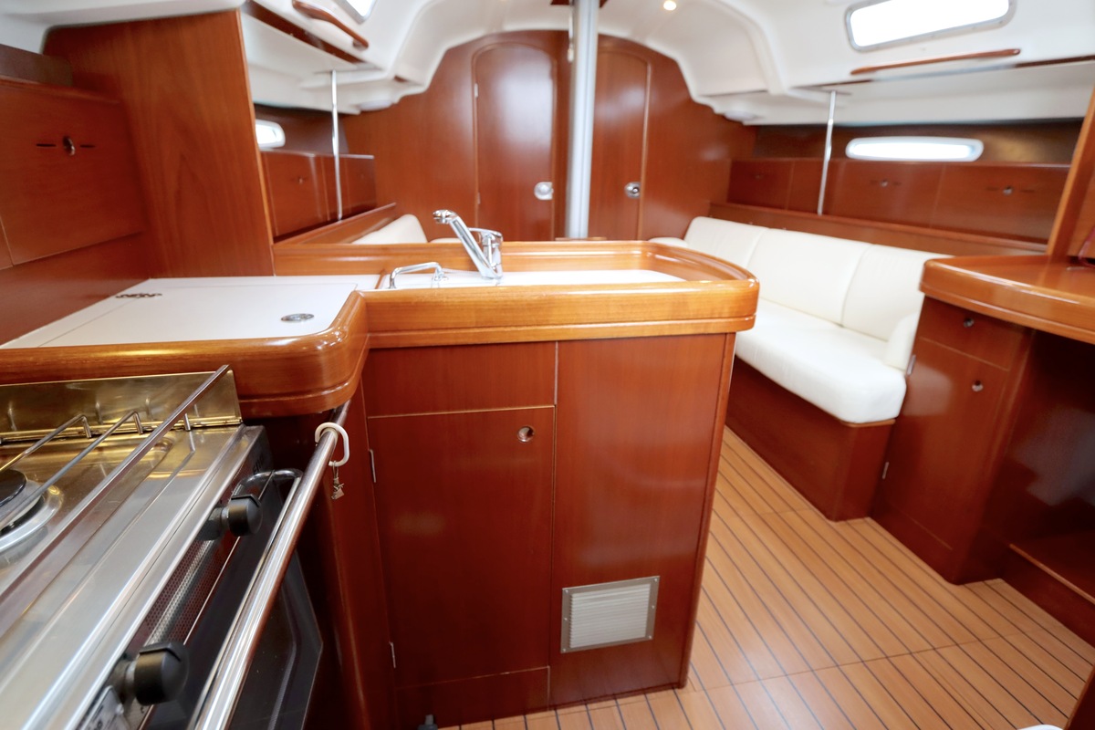 foto: 6 Beneteau  First 36.7 Performance uitvoering