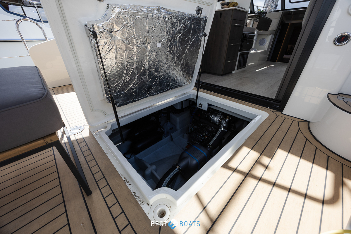 foto: 6 Cobra Yachts Futura 36 Premium Fly