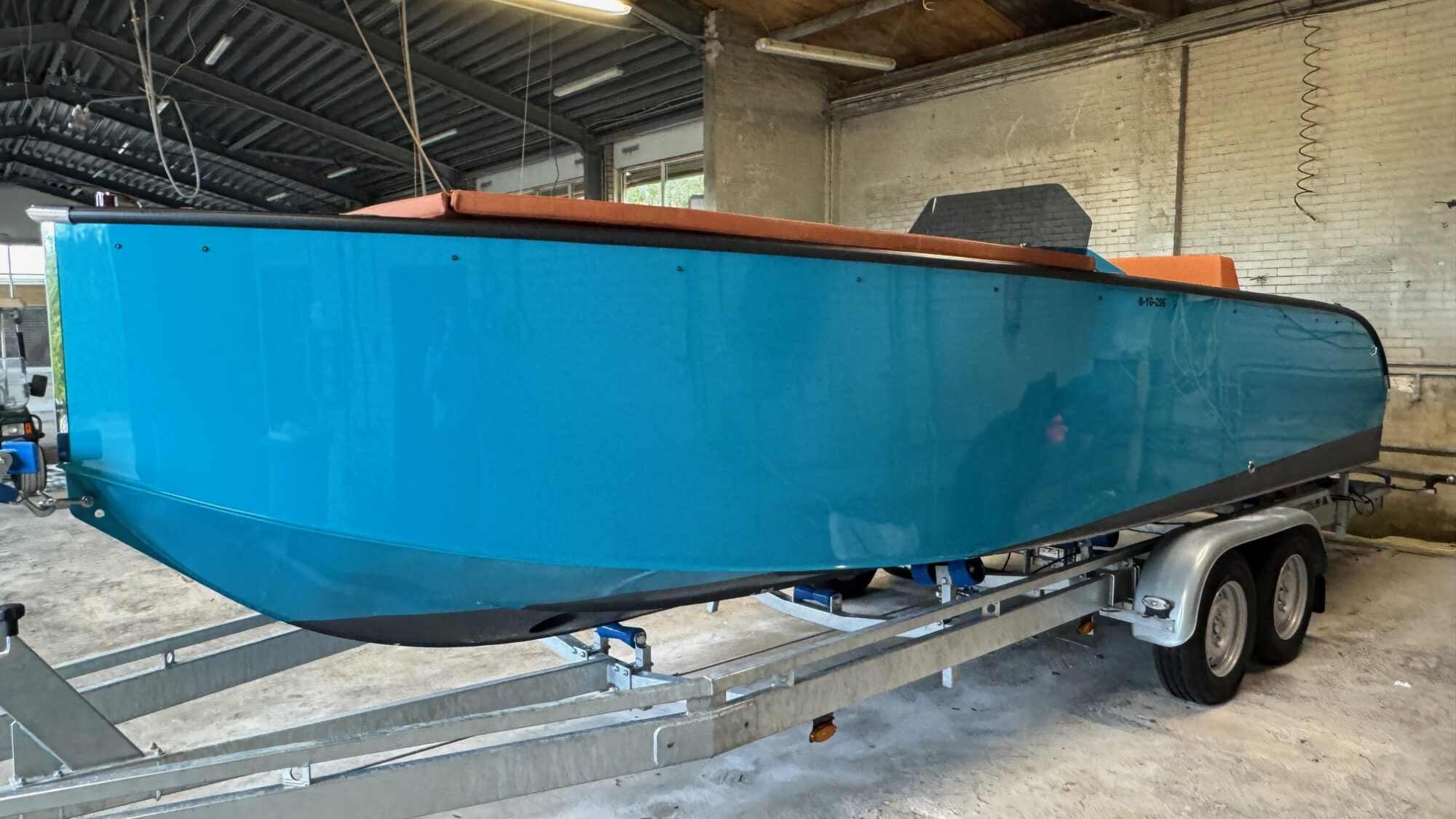 foto: 46 Futuro Boats Futuro ZX-20L Tender