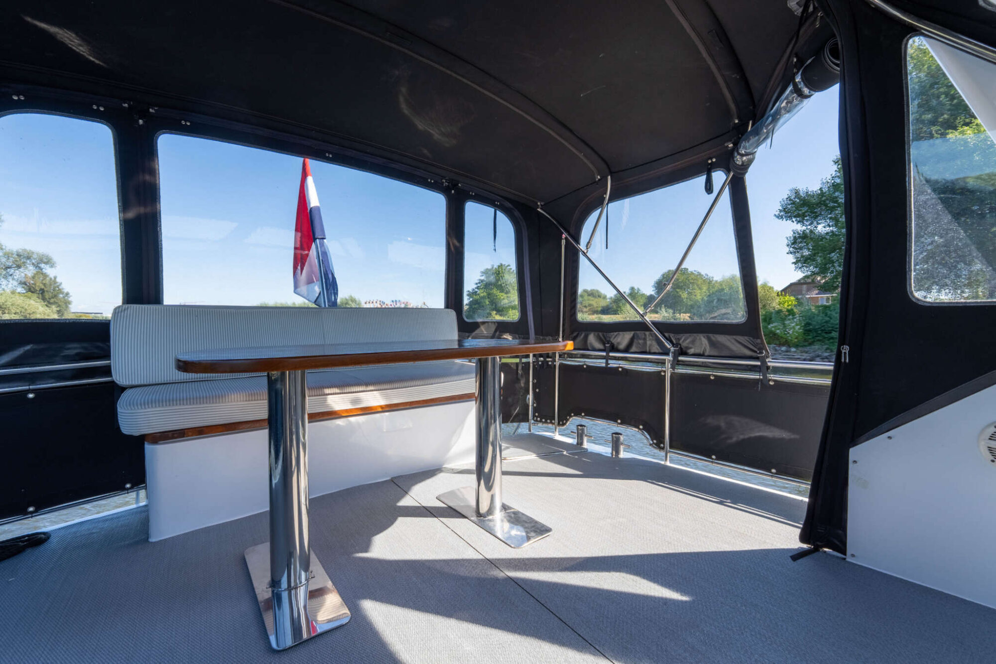 foto: 92 Explorer Explorer Classic 14.00 AK Cabrio