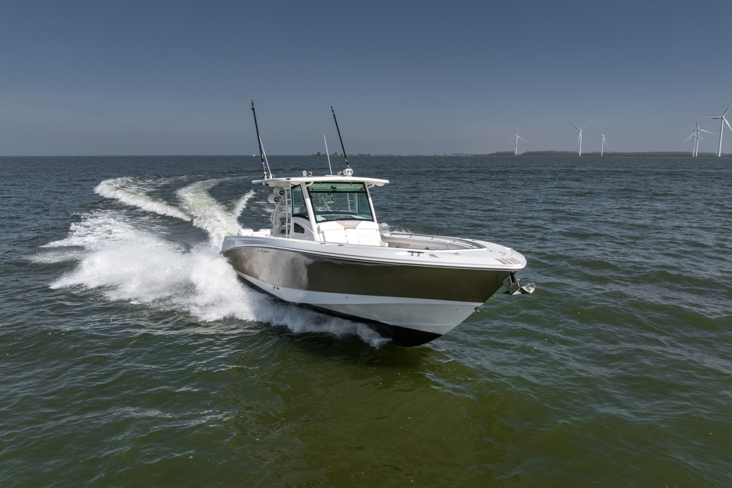 foto: 83 Boston Whaler Whaler 370 Outrage