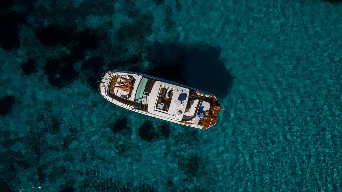 foto: 13 Sea Ray Sundancer 320