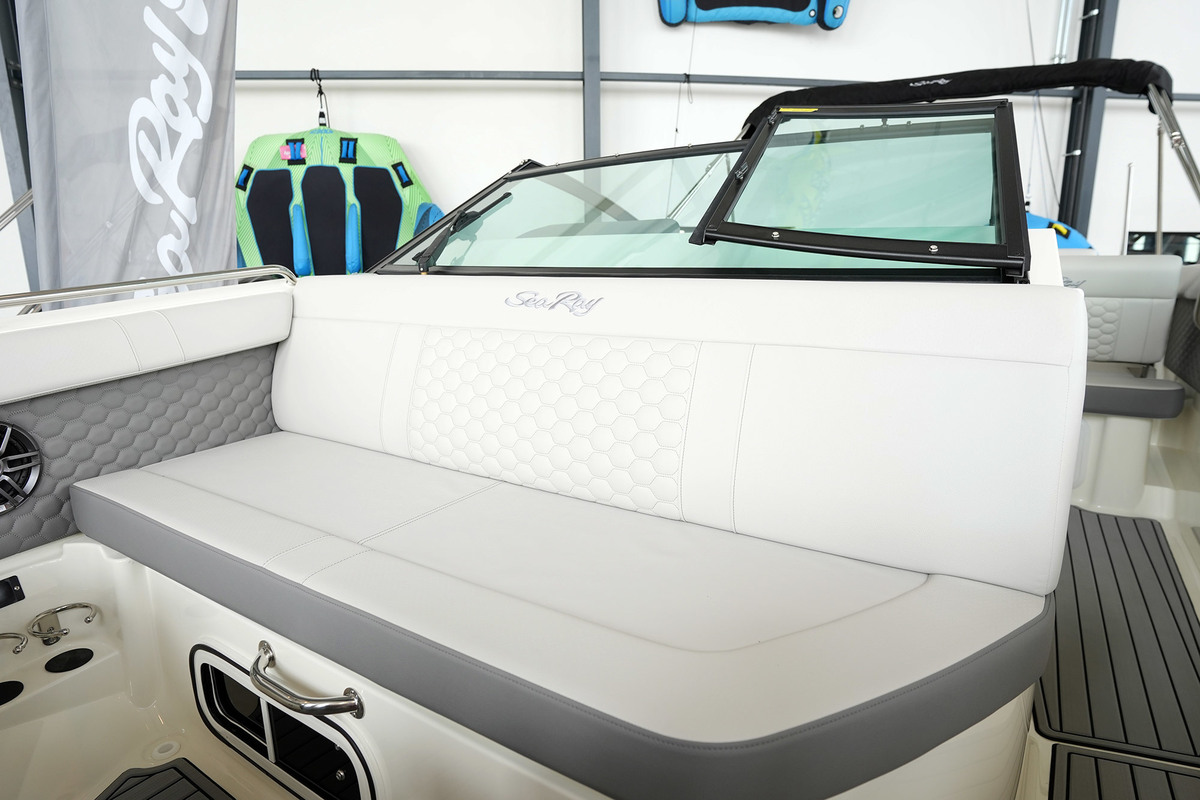 foto: 6 Sea Ray SDX 250