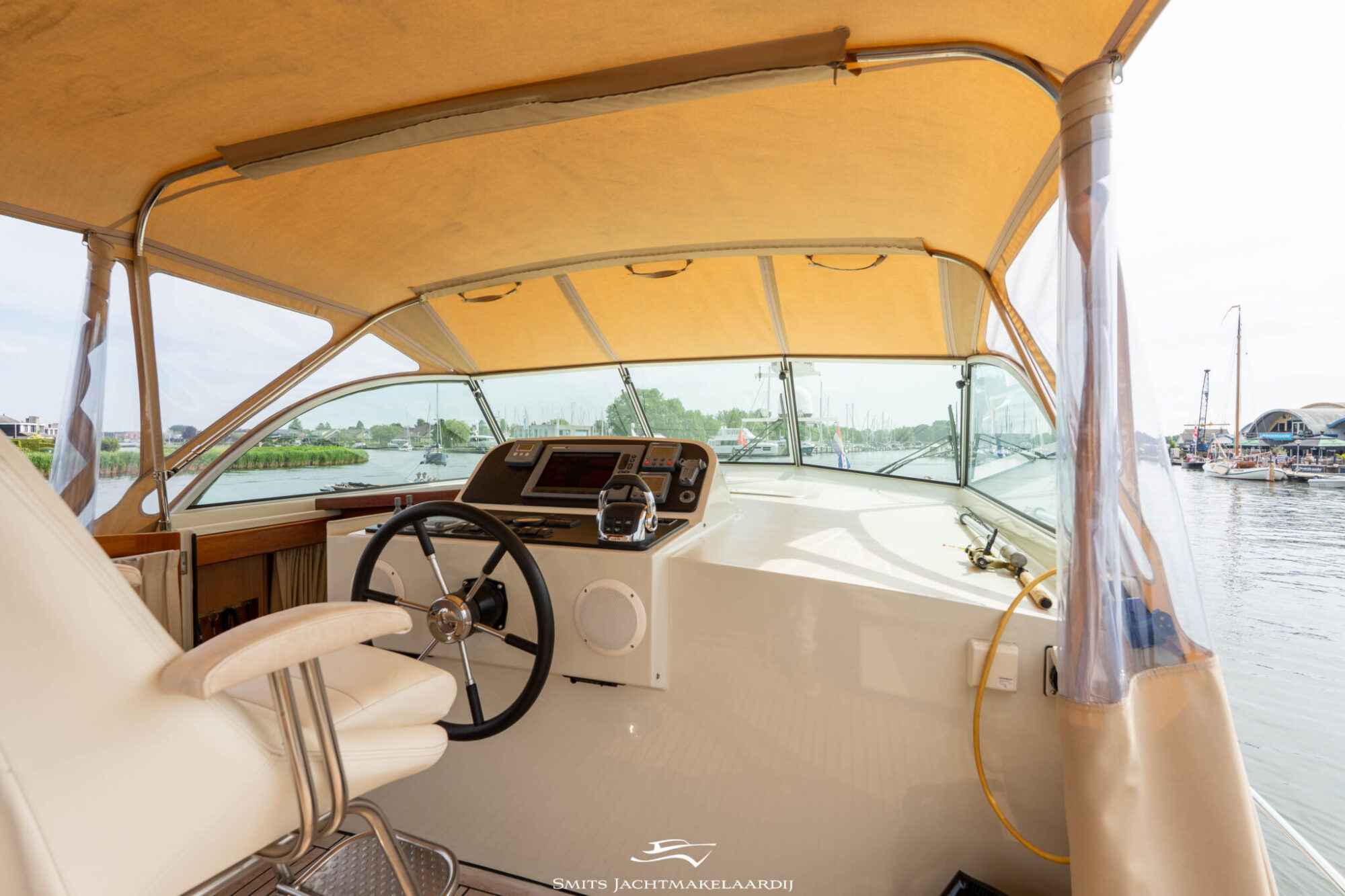 foto: 106 Linssen Linssen Grand Sturdy 43.9 AC