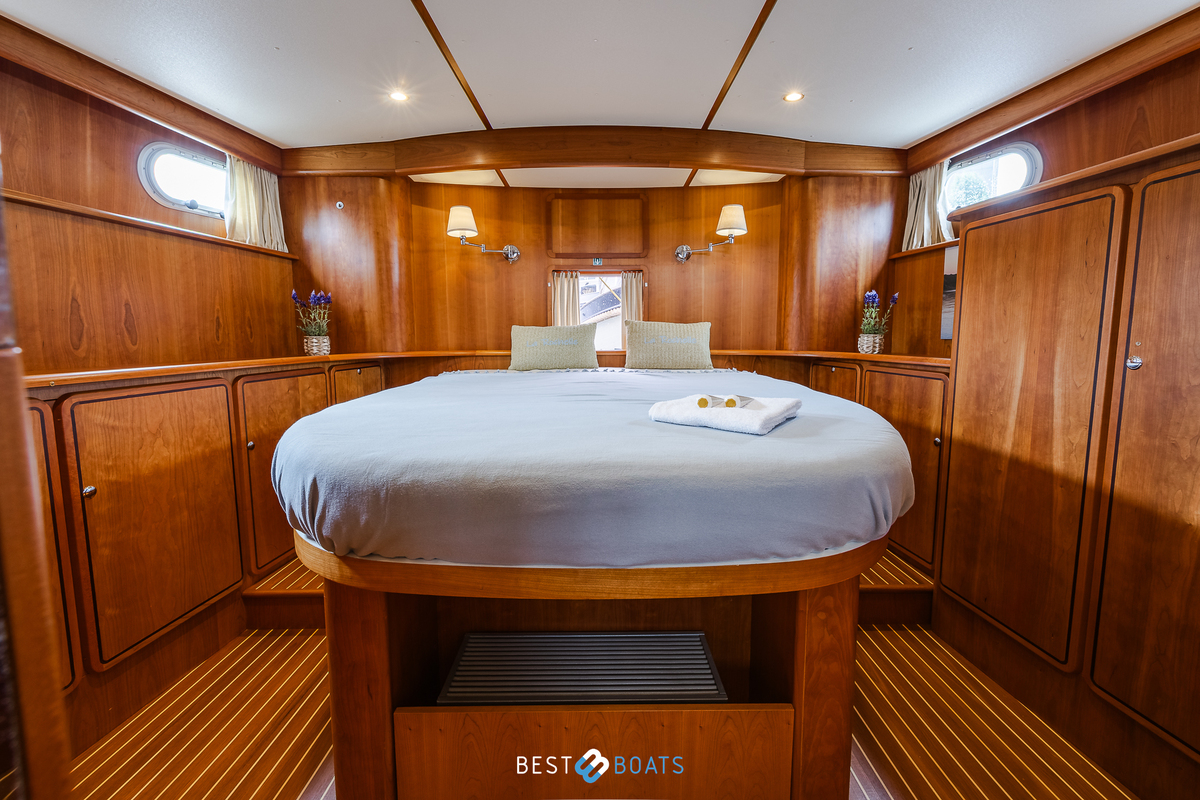 foto: 4 Linssen Grand Sturdy 430 AC MKII Diamond
