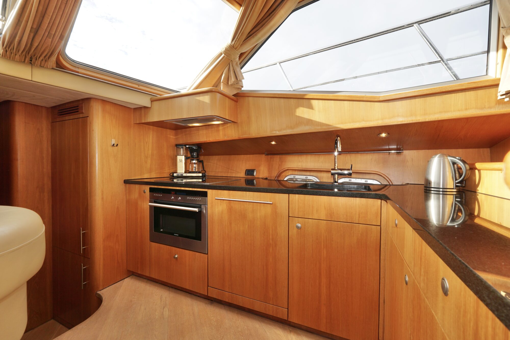 foto: 39 Van den Hoven Van den Hoven Exclusive 18.00 VS