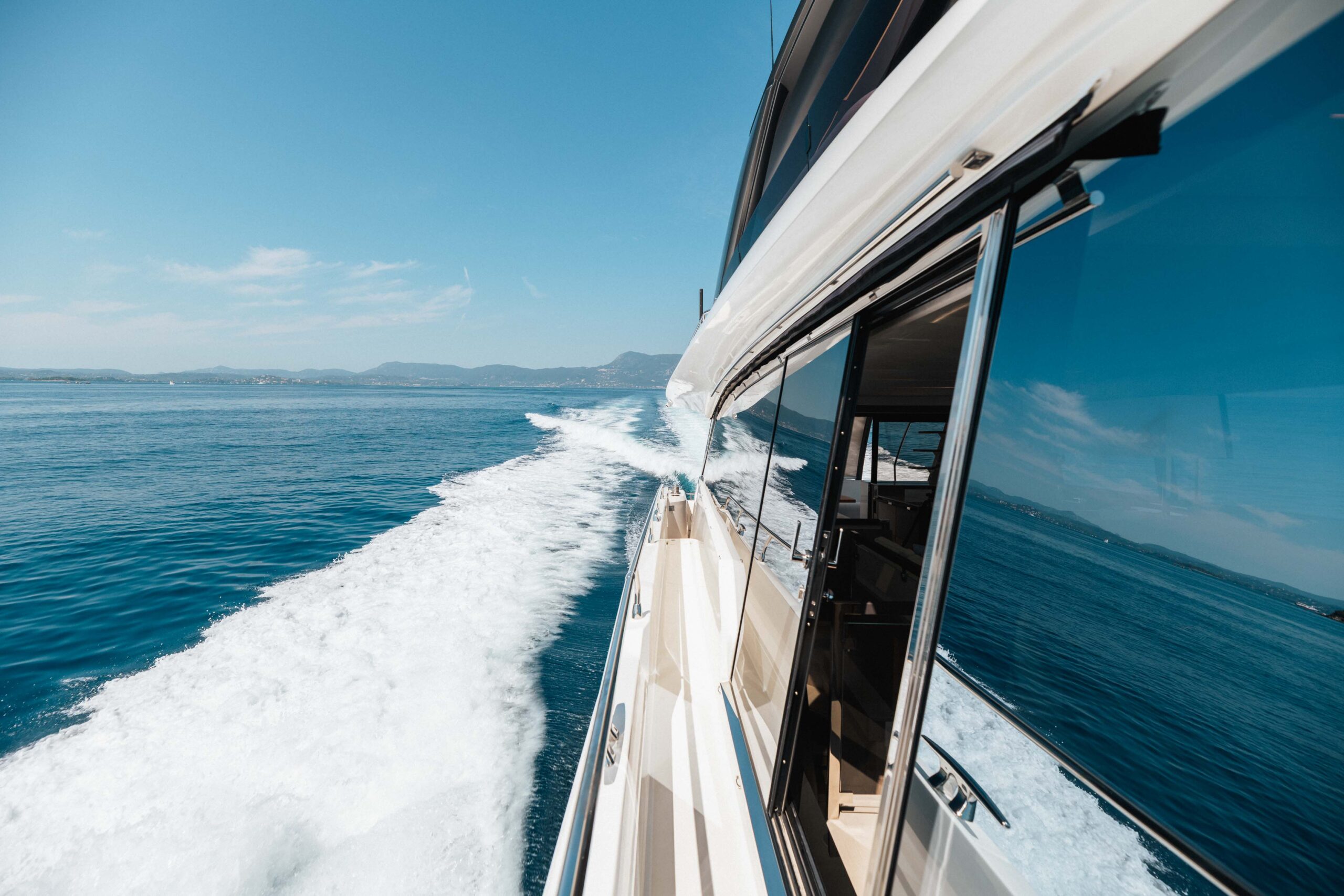 foto: 6 Prestige 690 flybridge