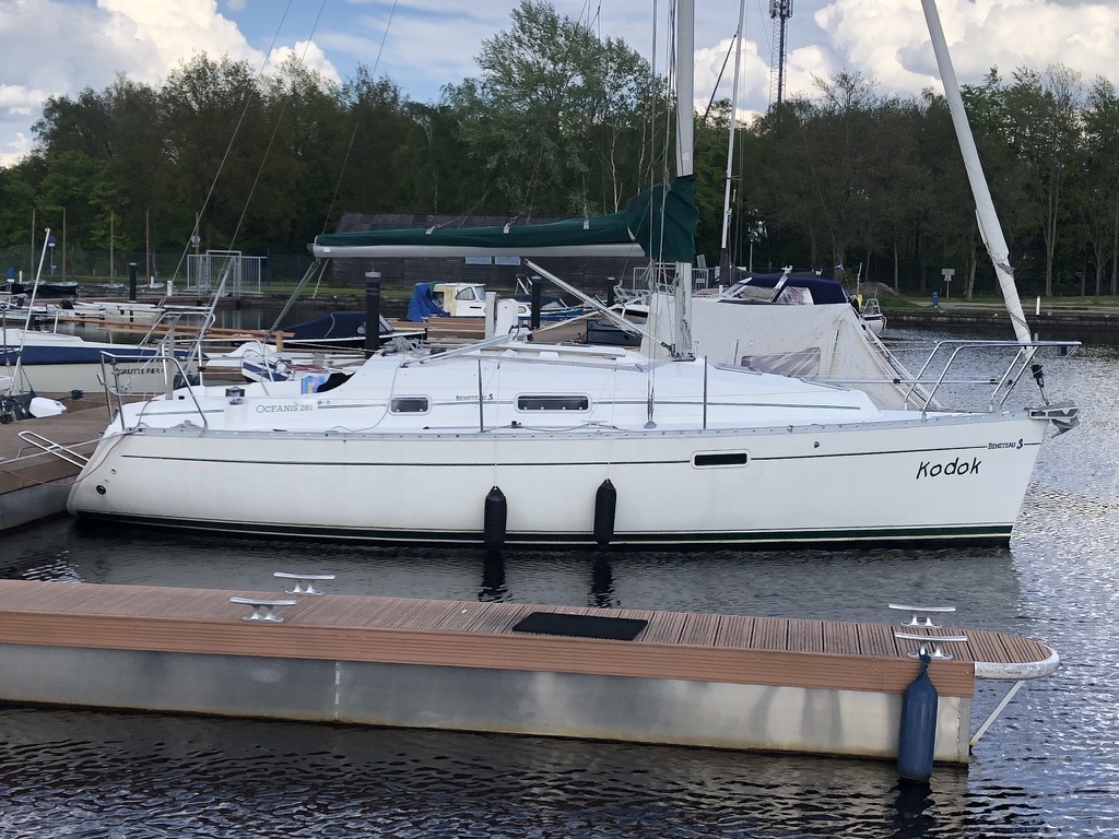 foto: 4 Beneteau Oceanis 281
