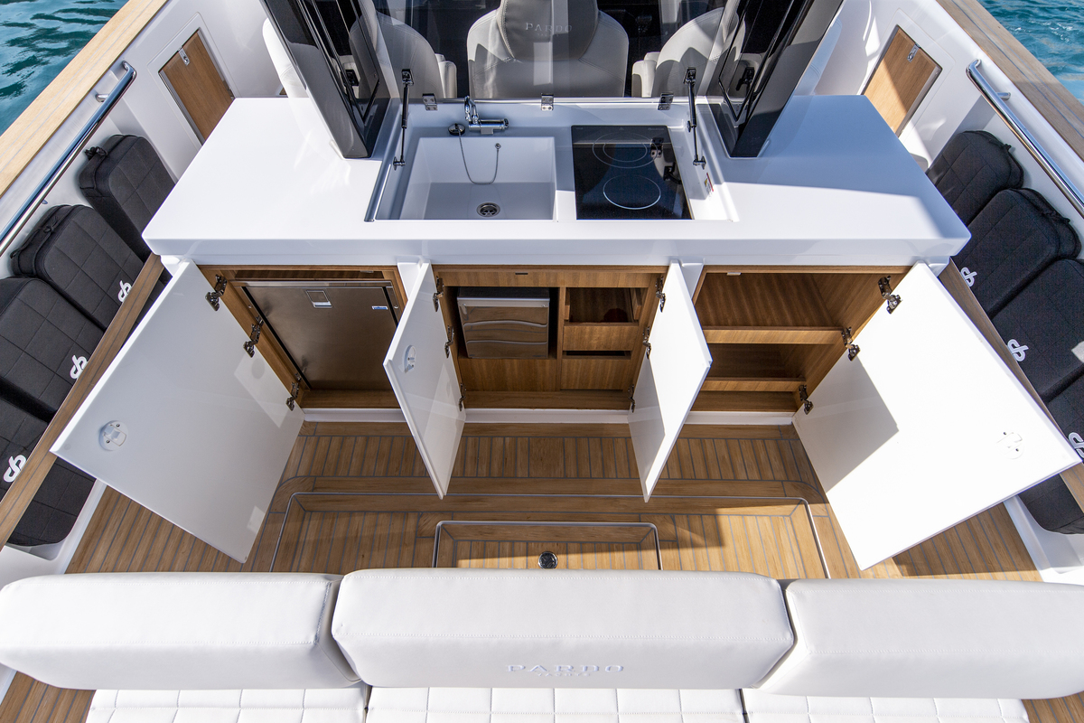 foto: 4 PARDO YACHTS 38  