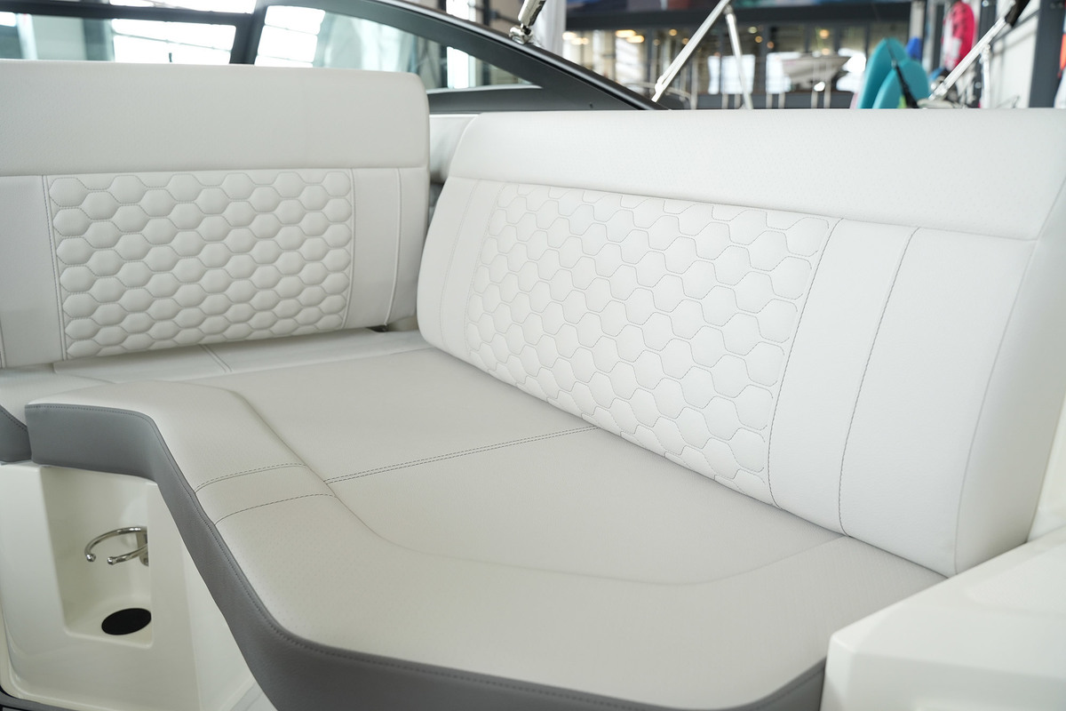 foto: 5 Sea Ray SDX 250