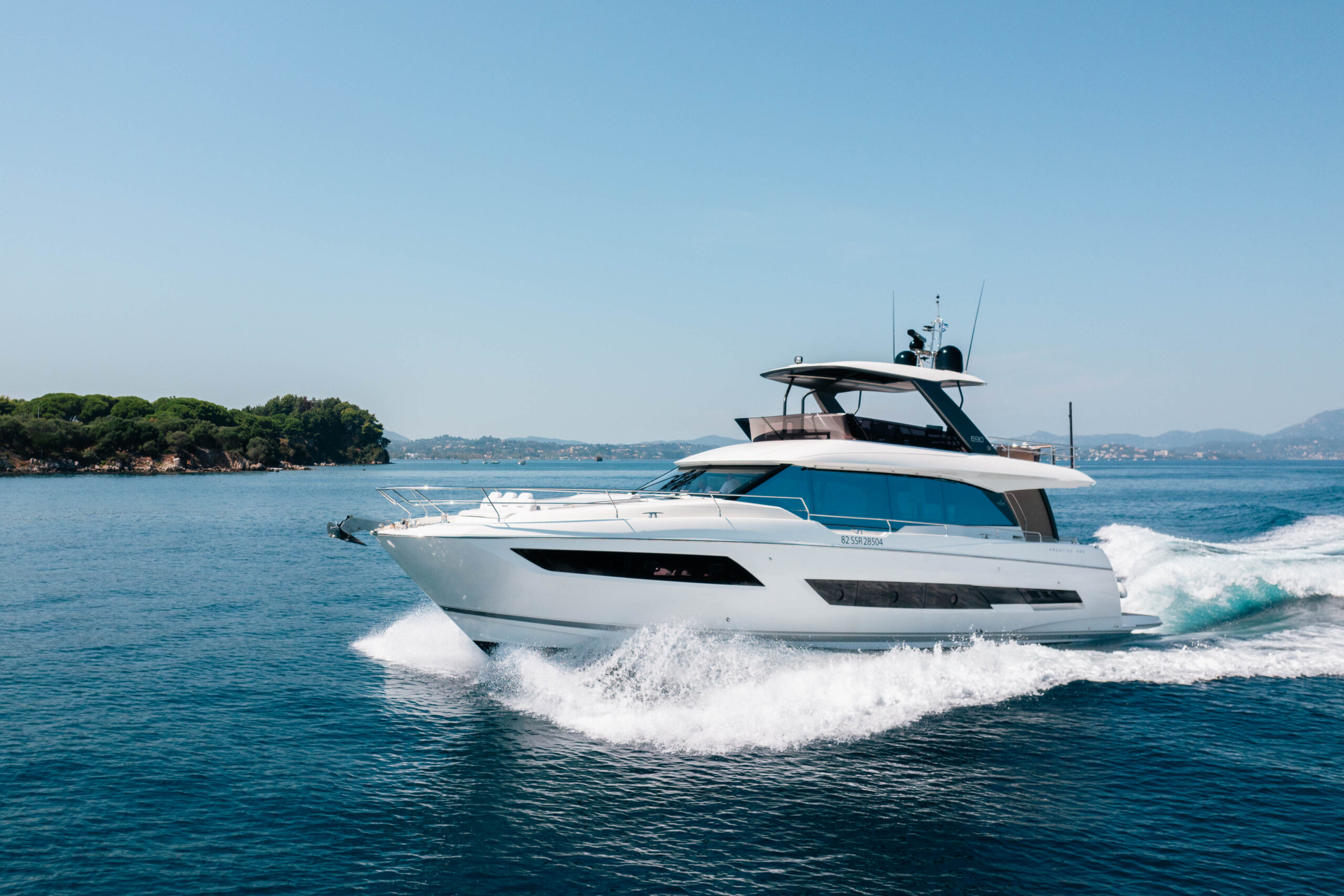 foto: 5 Prestige 690 flybridge
