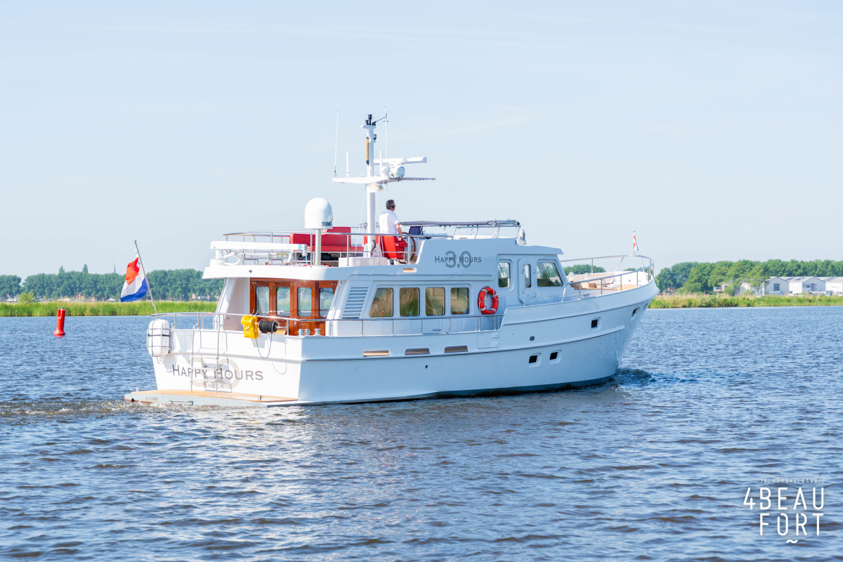 foto: 5 Altena  53 Custom Trawler