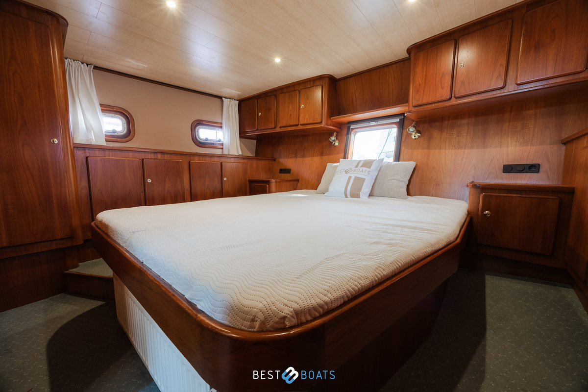 foto: 4 Vripack Spiegelkotter 1150 AK