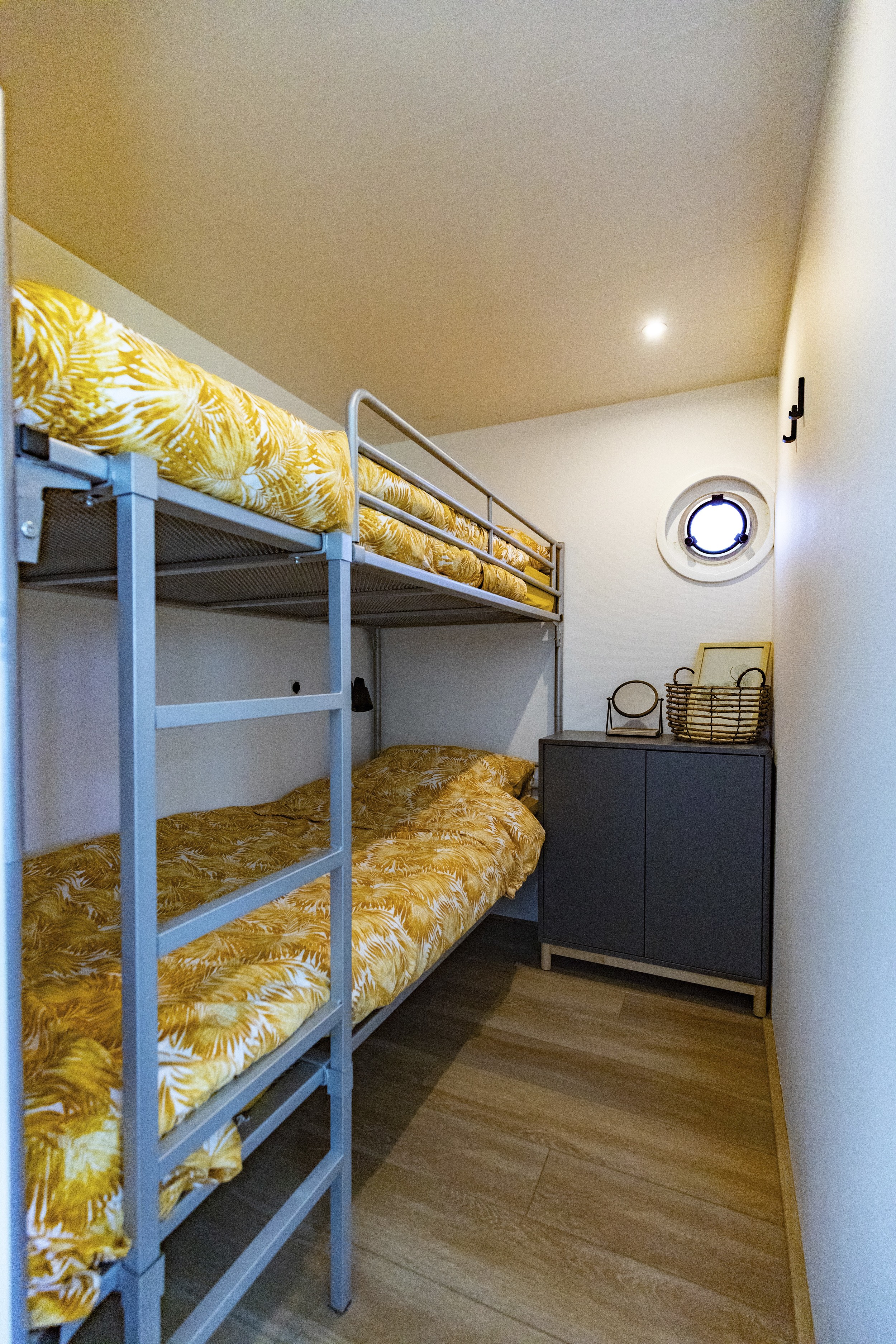 foto: 41 Houseboat Friesland 12.75 X 4.50 (inboard Engine)