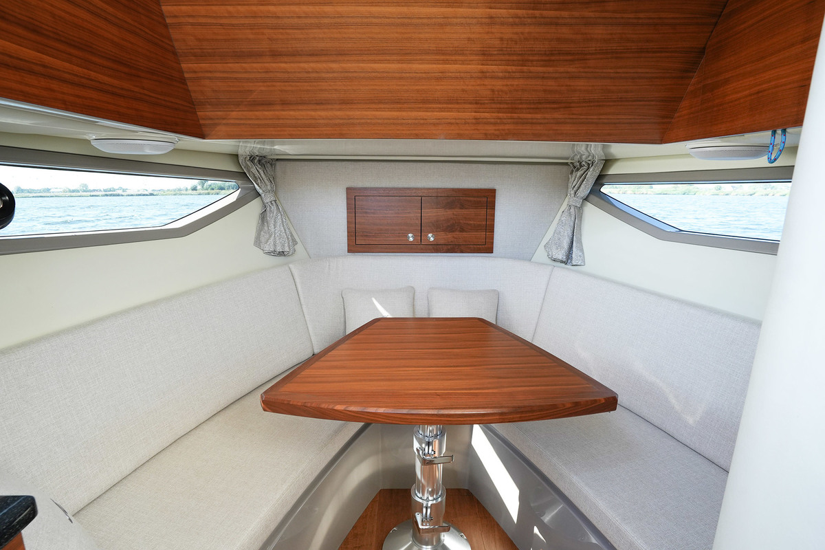 foto: 75 Sea Ray Sundancer 290