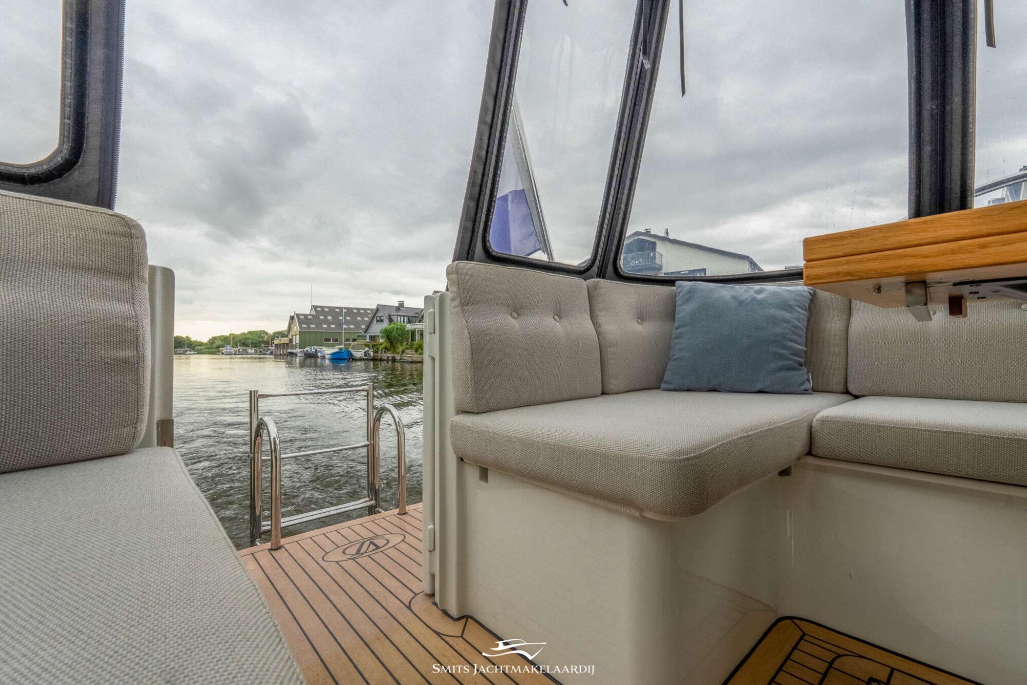 foto: 39 Vedette Vedette 33 Salon Comfort Line