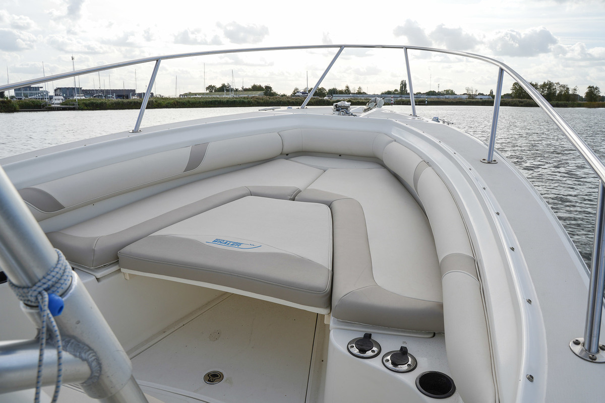 foto: 43 Boston Whaler 270 Outrage
