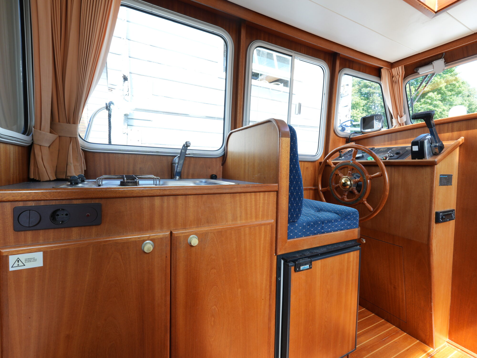 foto: 4 Jetten Jetten Bully 800