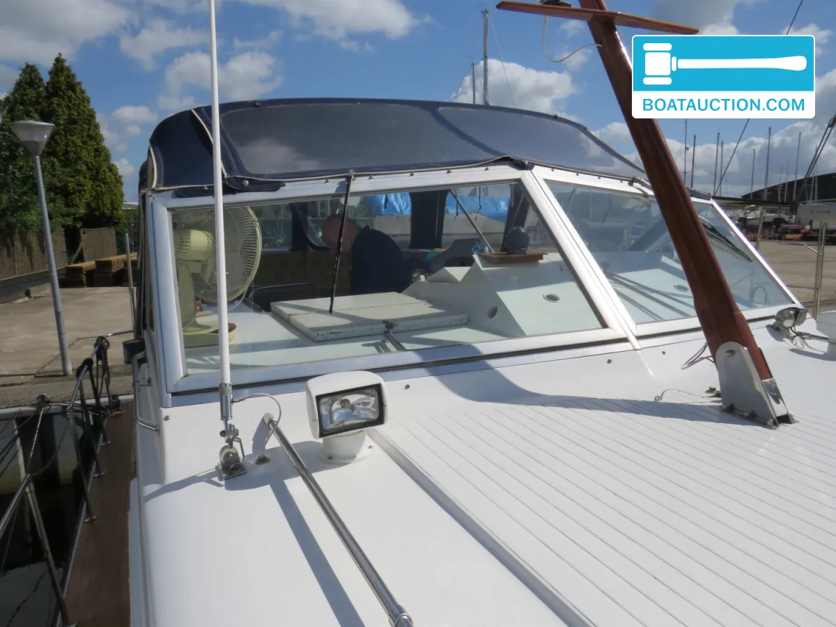 Chris Craft Catalina 35 DC
