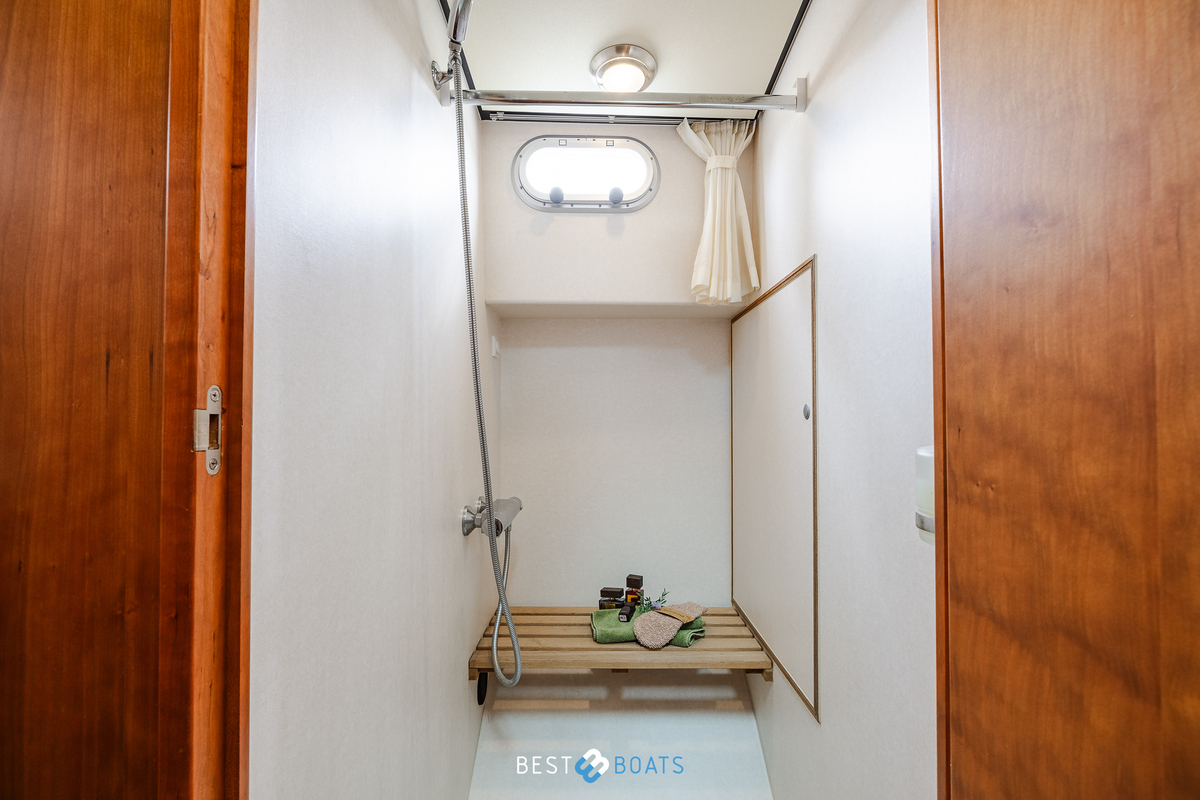 foto: 57 Linssen  Grand Sturdy 45.9 AC Twin