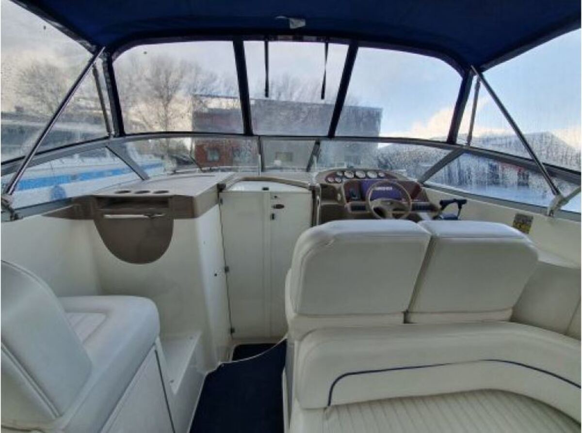 foto: 5 Bayliner 305 CIERA