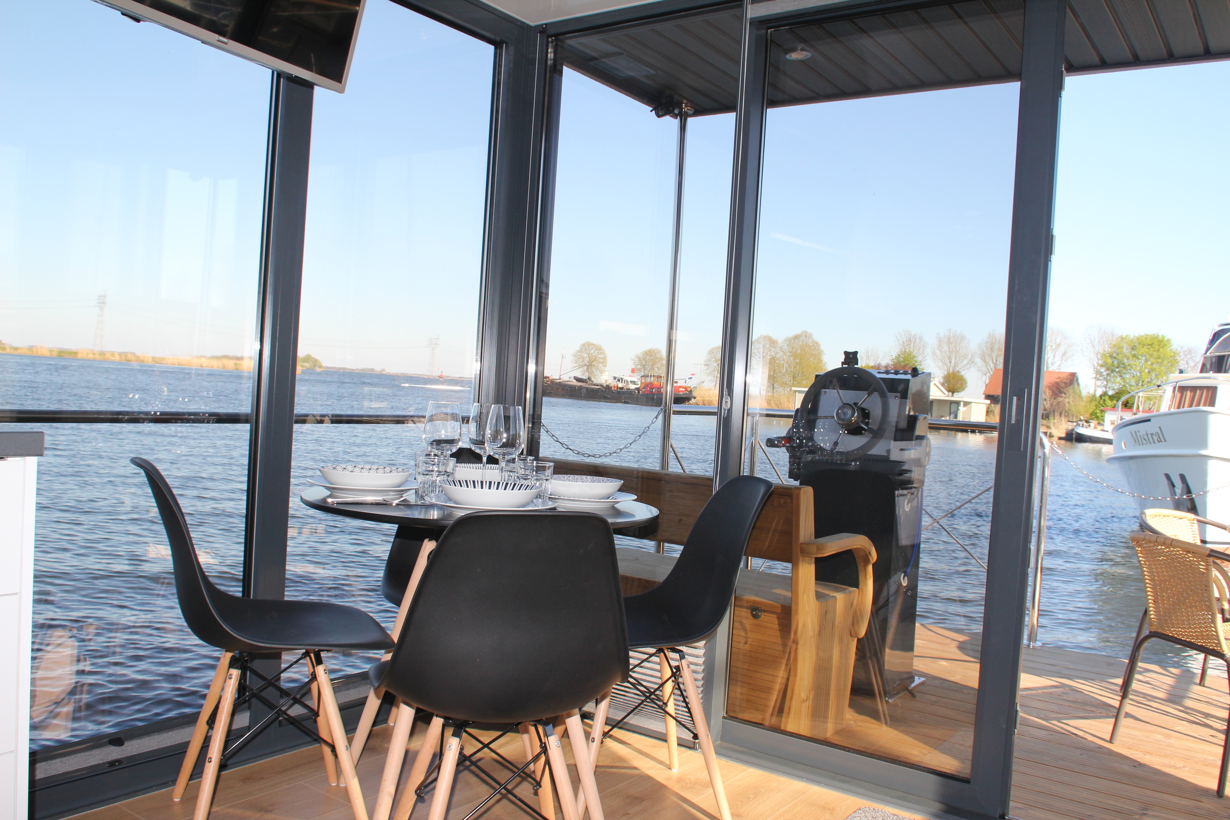 foto: 43 Campi 340 Houseboat