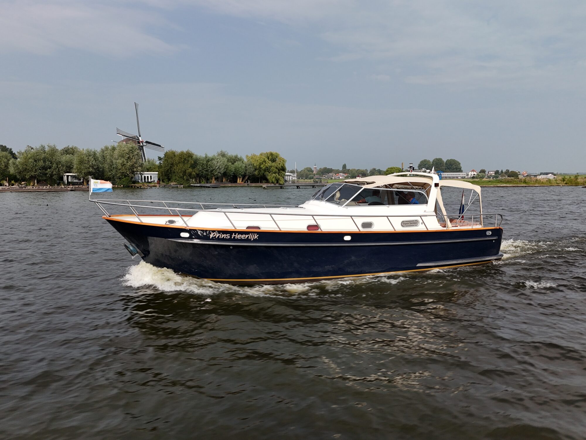 foto: 63 Tryvia Tryvia 1100 OK Cabrio Spiegeldeur