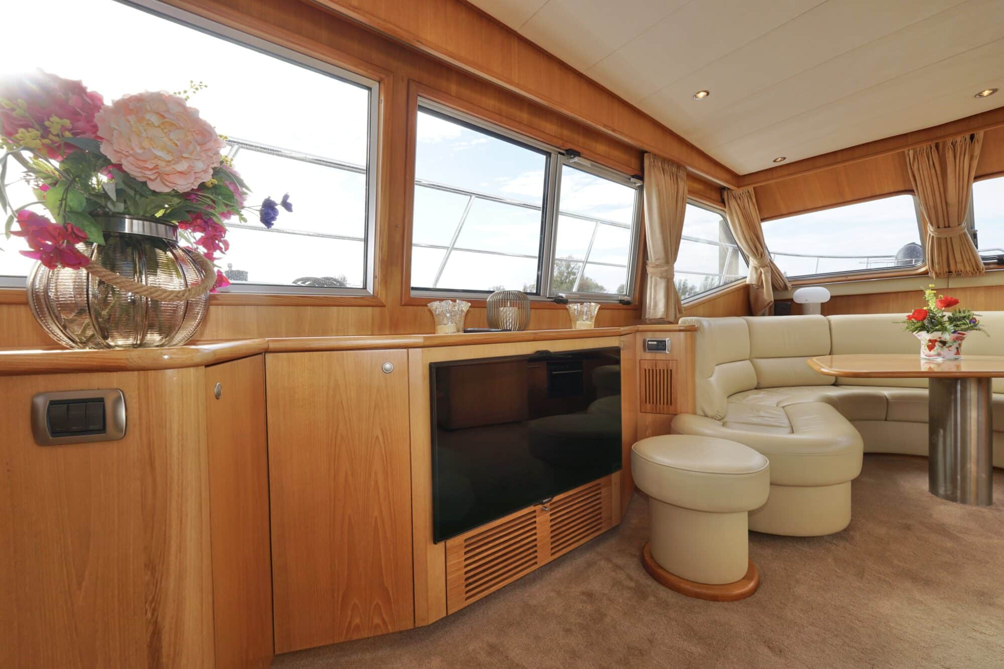 foto: 4 Van den Hoven Van den Hoven Exclusive 18.00 VS