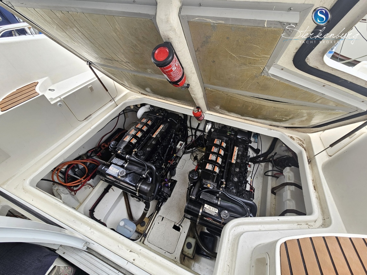 foto: 4 Sealine F330 Statesman