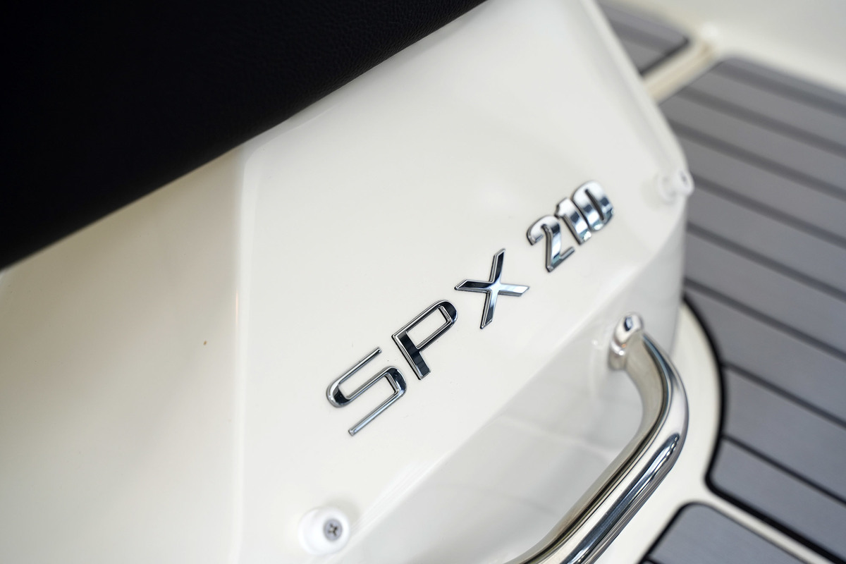 foto: 54 Sea Ray SPX 210 