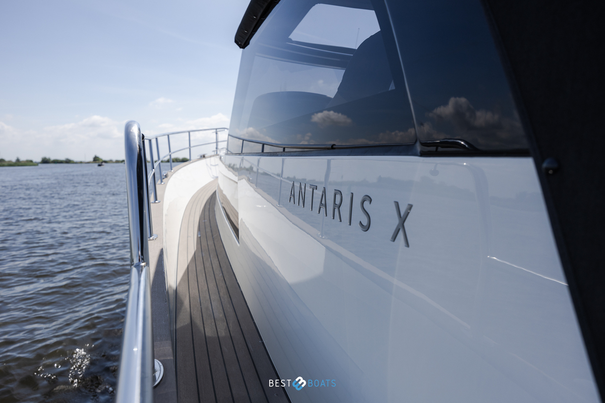 foto: 4 Antaris X