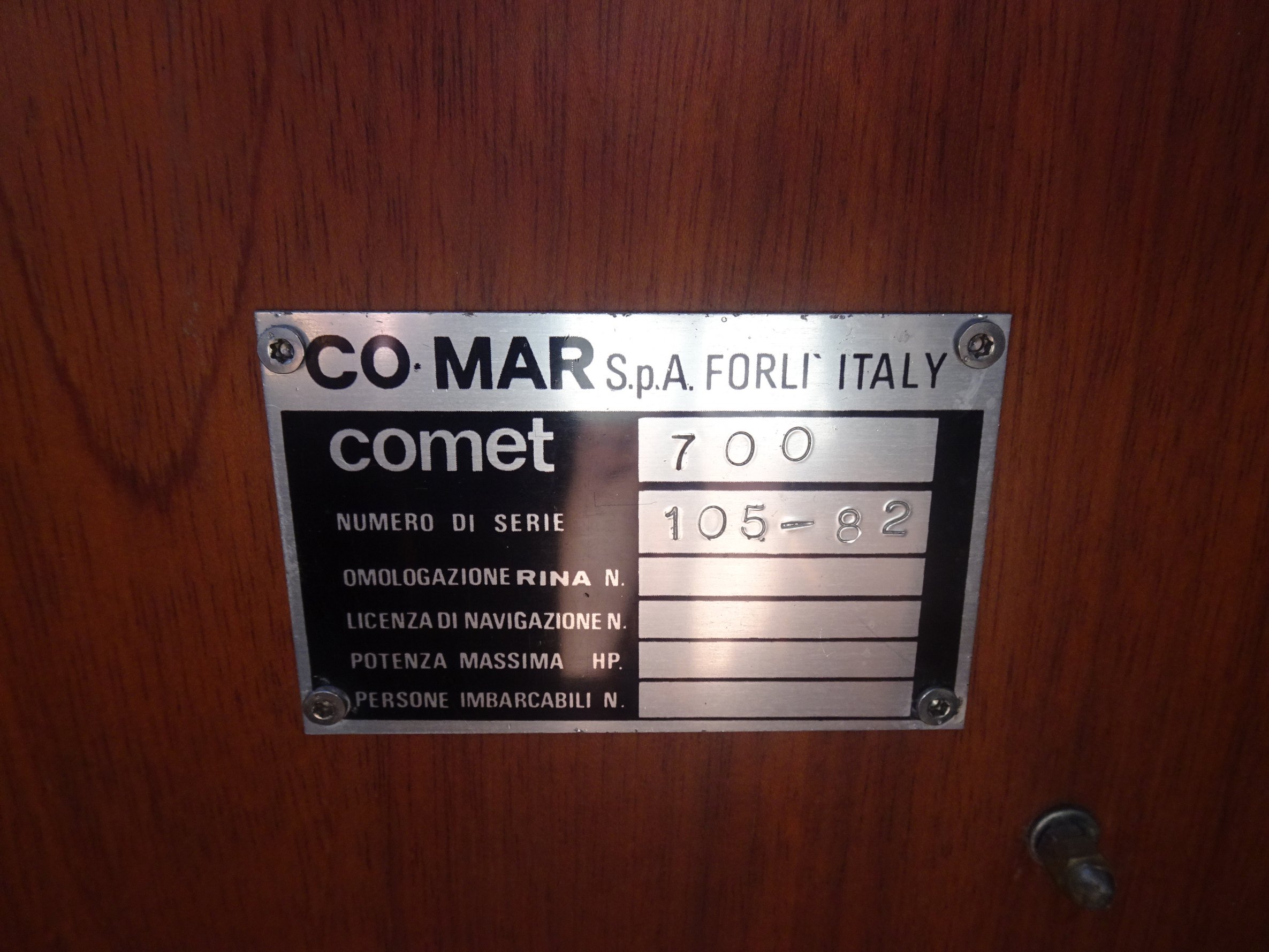 Comet 700