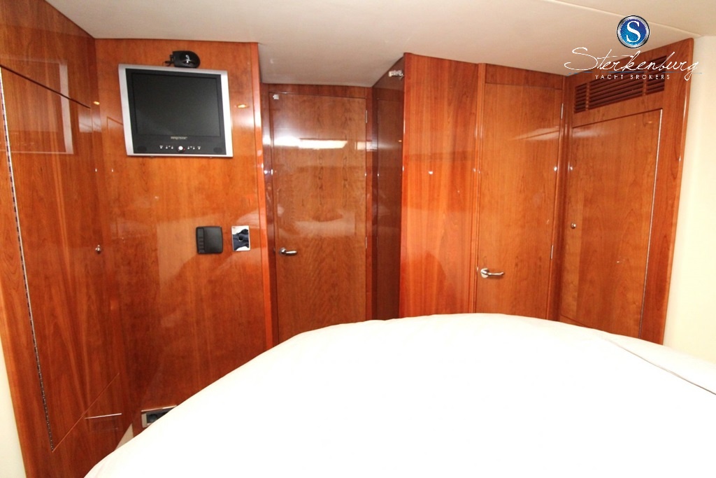 foto: 72 Rivièra 4700 Sport Yacht
