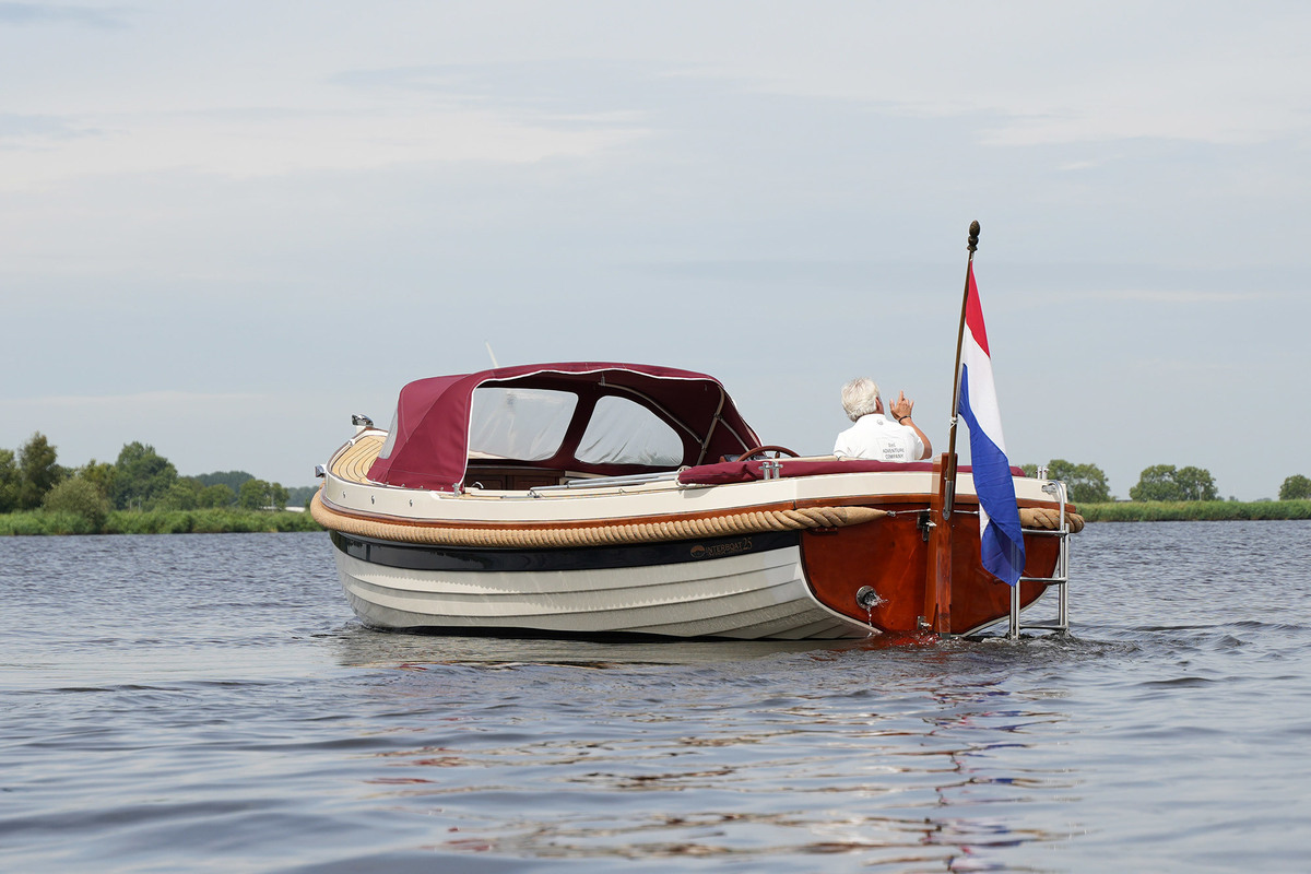 Interboat Semi Cabin 25