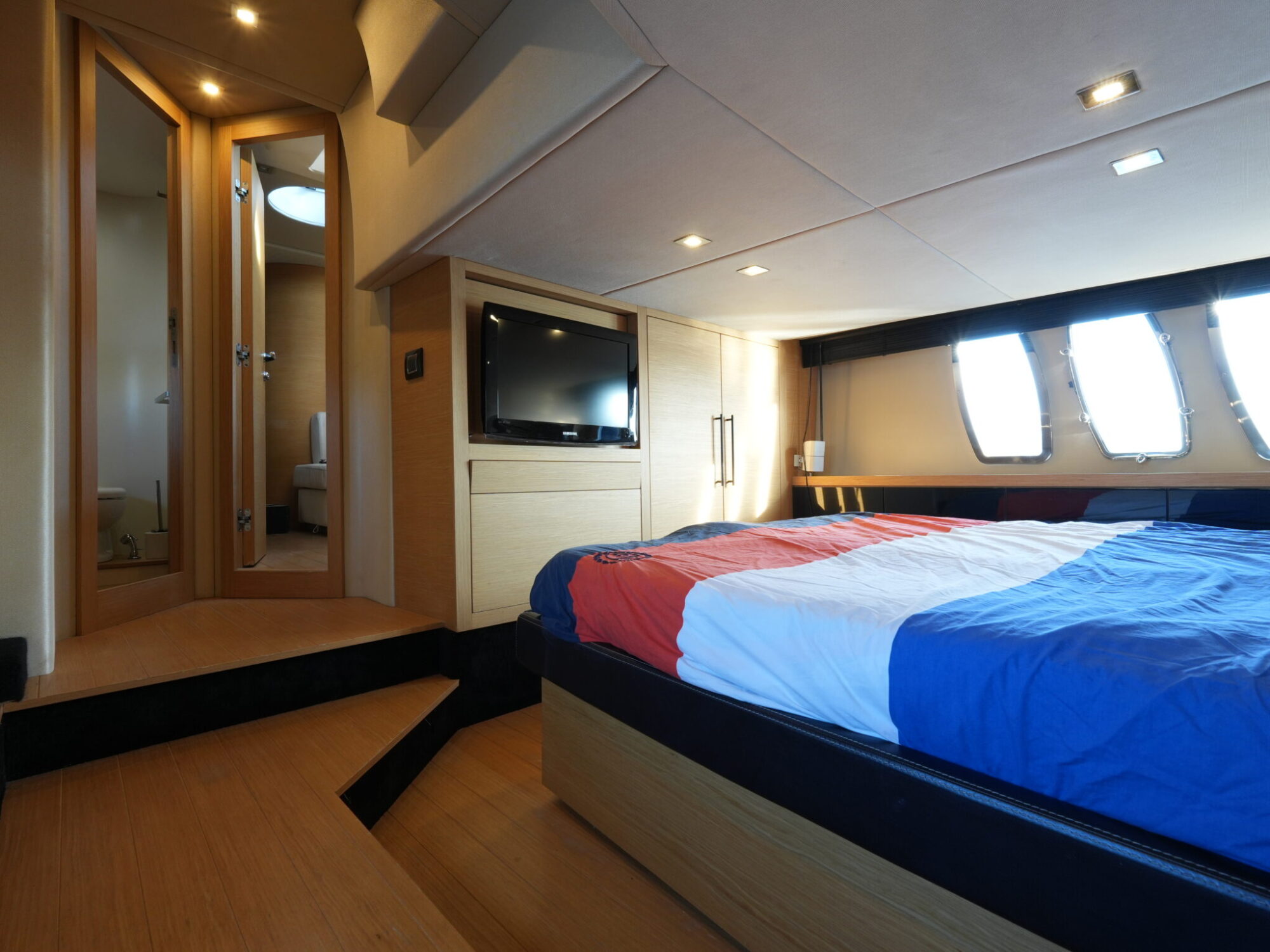 foto: 6 Sessa Sessa C46 HT IPS